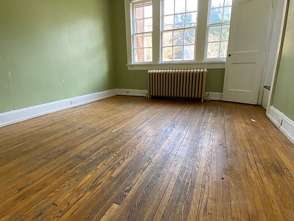 4th image of 111 Ramsey St #4