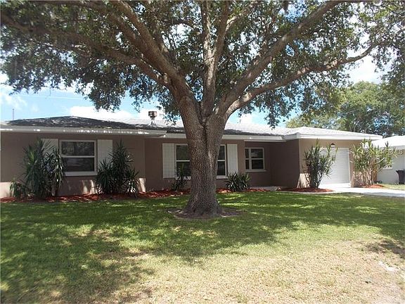 2nd image of 724 Oakwood Dr