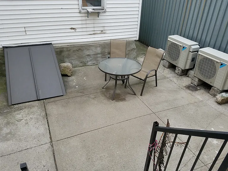 200 28th St #2R — Photo 9