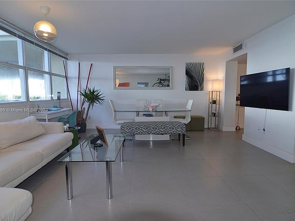 3rd image of 1420 Brickell Bay Dr #104A2