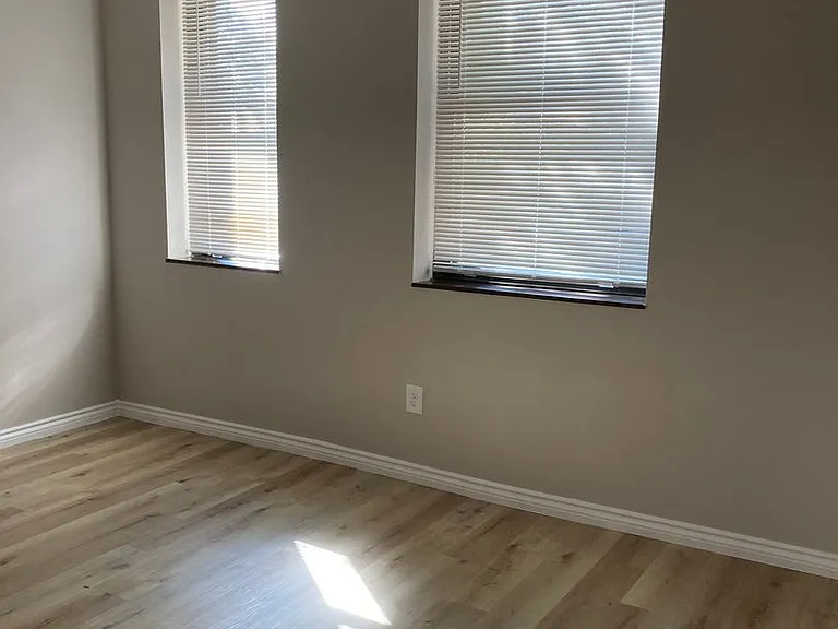 2 Columbia Ave — Photo 15
