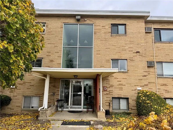 5200 Royalton Rd #D-10, North Royalton, OH 44133