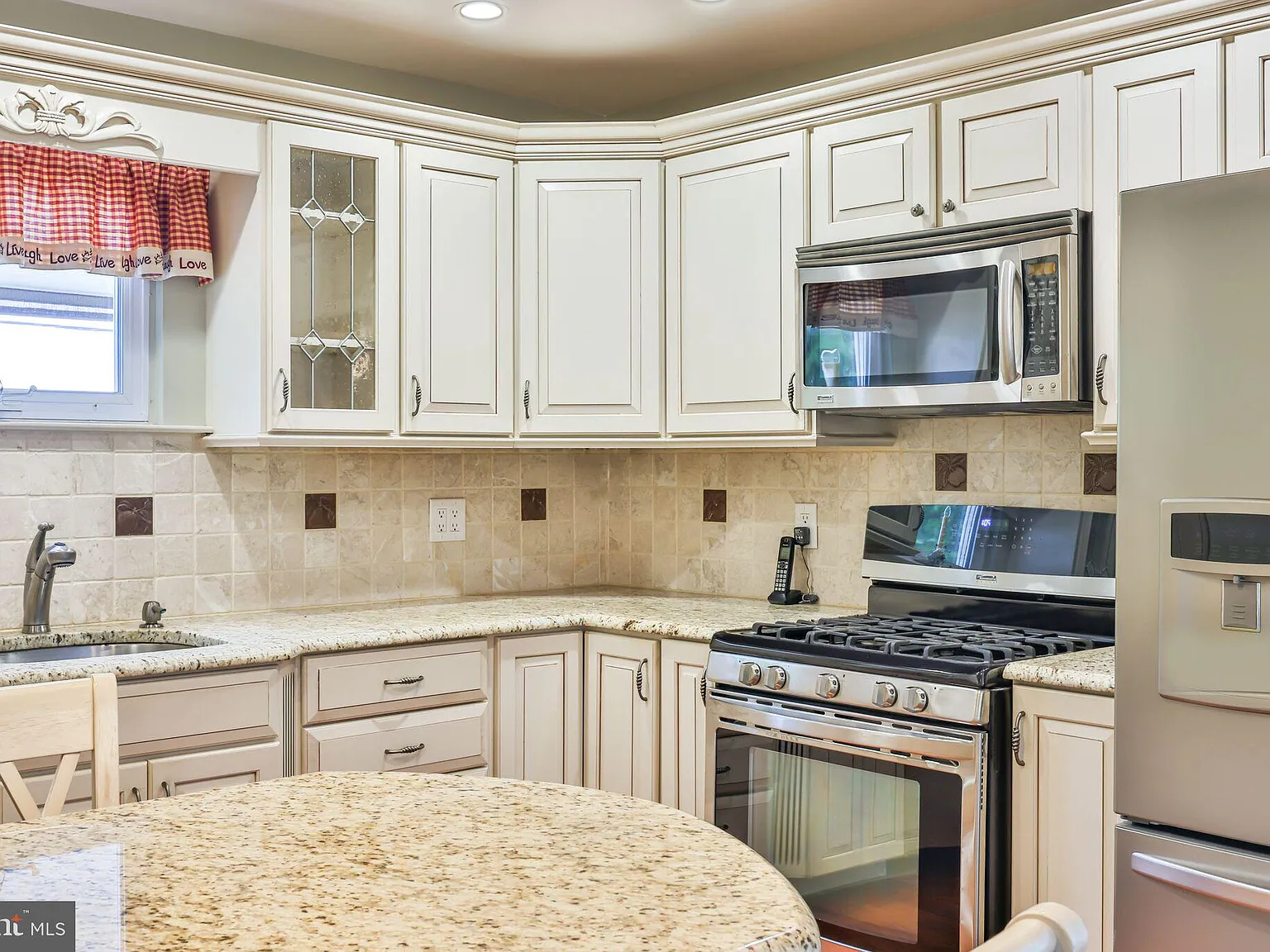 3 bed, 2.5 bath, 2000 sqft, $2,995 — Photo 4