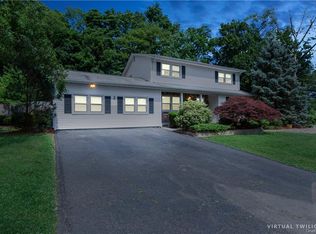 2 Centennial Dr, Garnerville, NY 10923