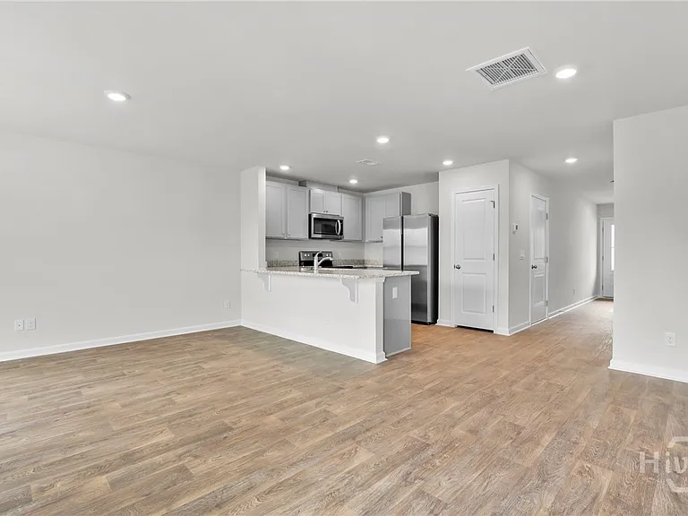169 Coneflower Rd — Photo 3