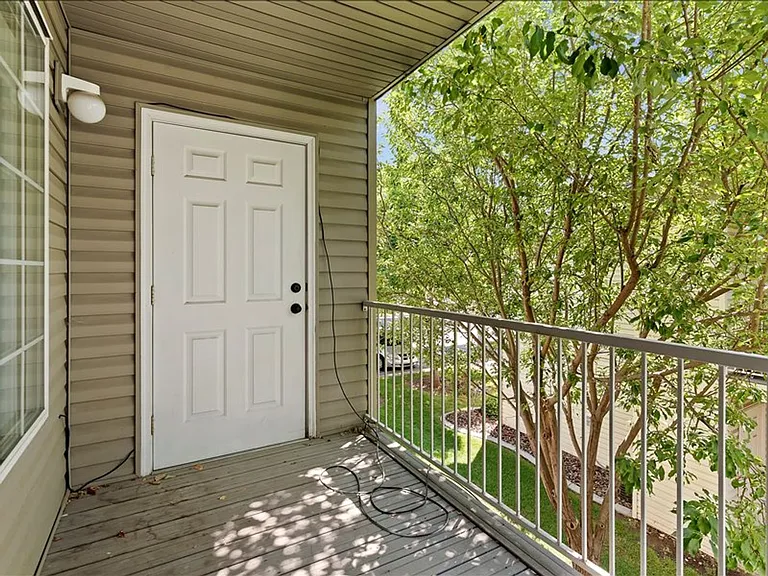 121 N Avenger Ln — Photo 22