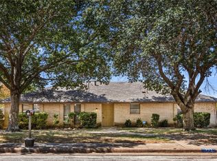 501 Edmonds Way, Desoto, TX 75115