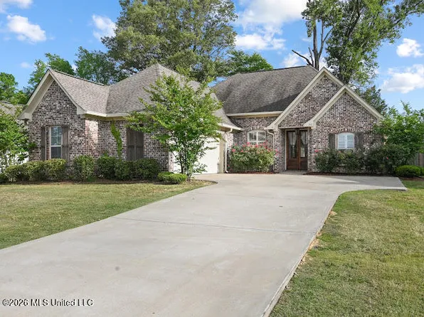 162 Sweetbriar Cir, Canton, MS 39046
