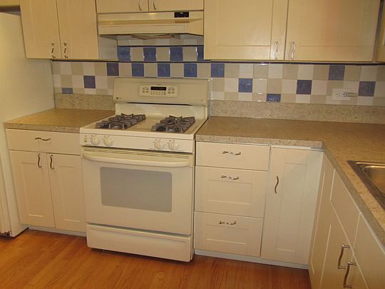 4th image of 1119 E Randville Dr