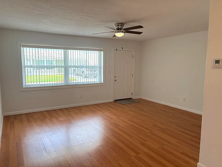 1009 SW 3rd Way — Photo 3