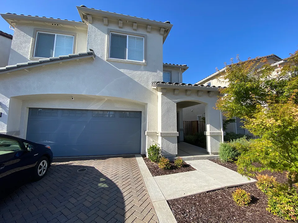 50 Mountainside Way