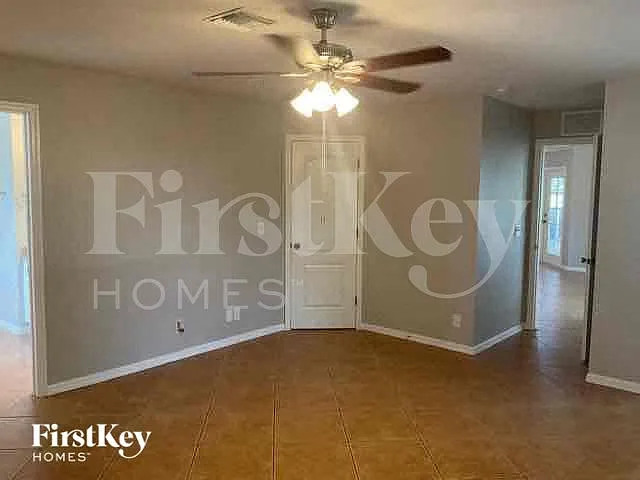 2731 SW 2nd Ln — Photo 13