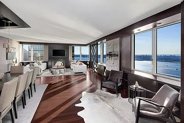 Sold by Dolly Lenz Real Estate LLC
