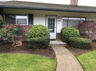 1001 NE 90th Ave APT B, Portland, OR 97220