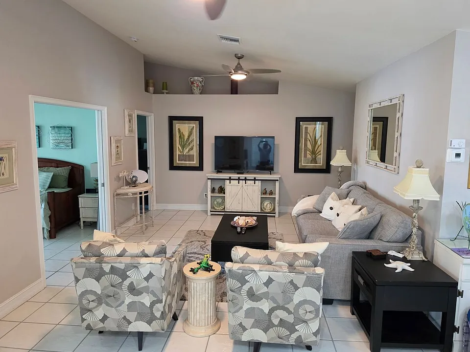 200 Diamond Cir #202