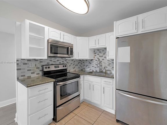 5th image of 13120 SW 92nd Ave APT B-401