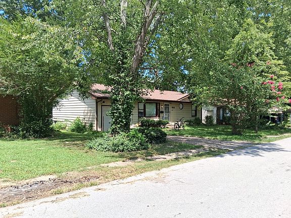 2nd image of 906 Boston Rd