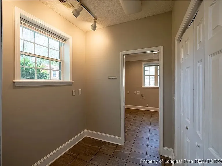 421 Feldspar Way — Photo 17