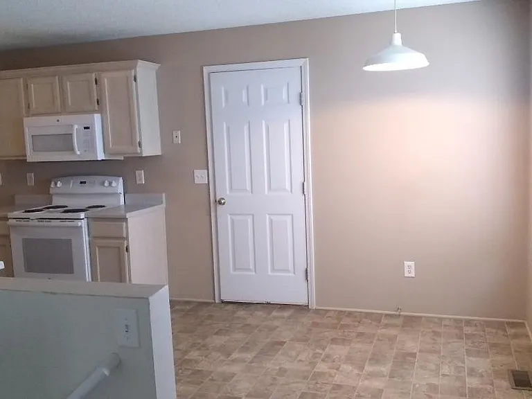 7308 N Lane Ave — Photo 3