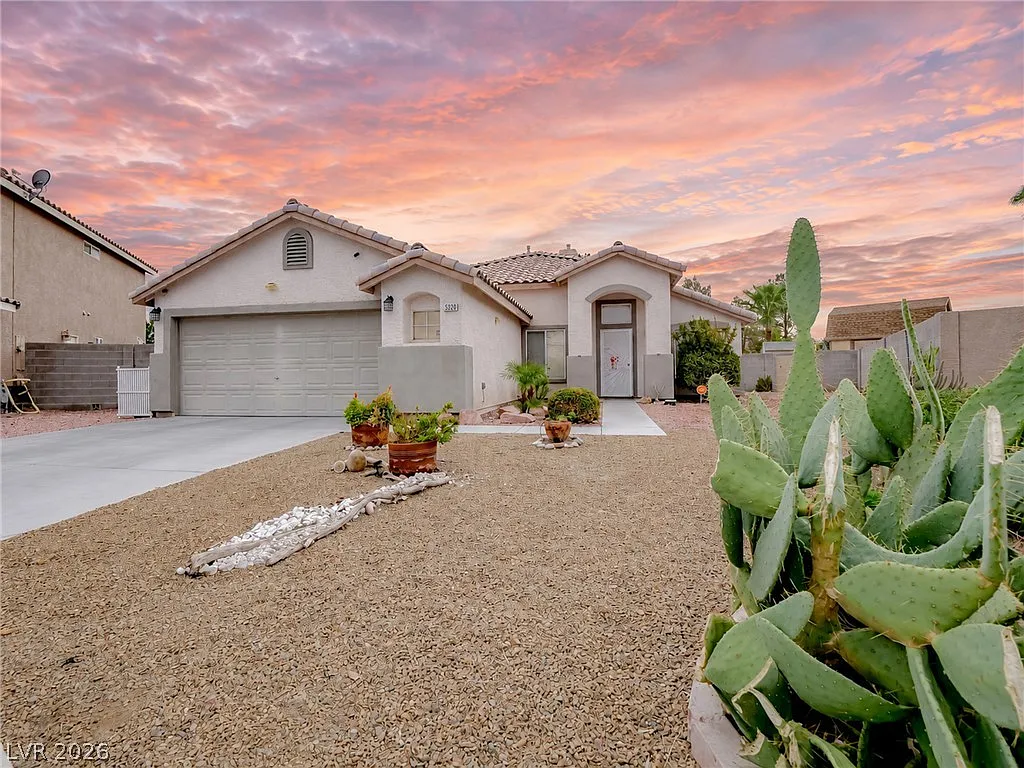 3 bed, 2.0 bath, 1754 sqft, $3,000 — Photo 3