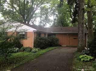 1207 Manhattan Dr, Ann Arbor, MI 48103