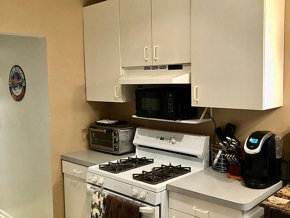 3rd image of 2541 N Wayne Ave #1