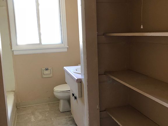 4th image of 142 Orlando Ave APT 3