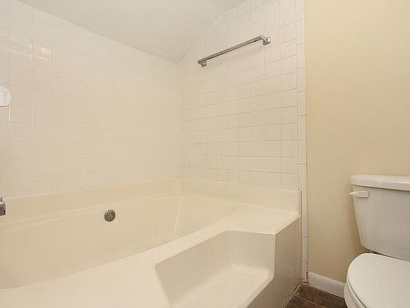 2nd image of 8210 Virgo St