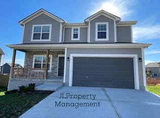 1115 SW 5th Ter, Oak Grove, MO 64075