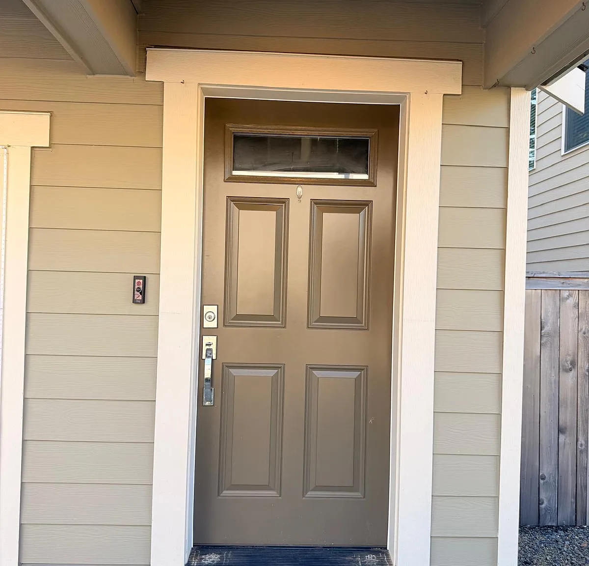 4 bed, 3.5 bath, 2431 sqft, $3,600 — Photo 2