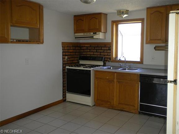 4th image of 2123 Gaylann Dr