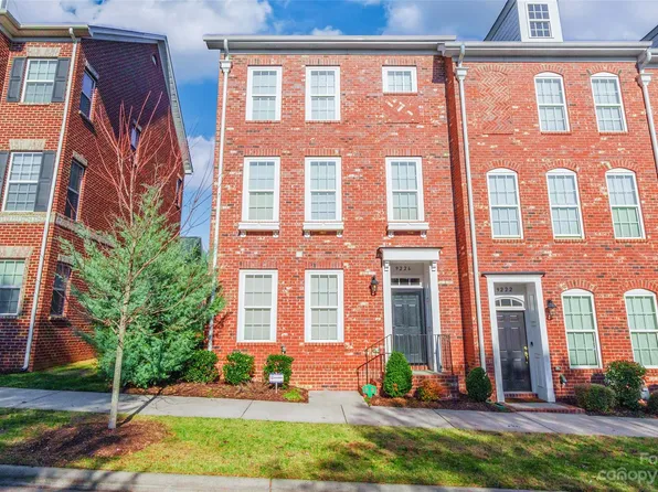 9226 Oban Passage Dr, Charlotte, NC 28273