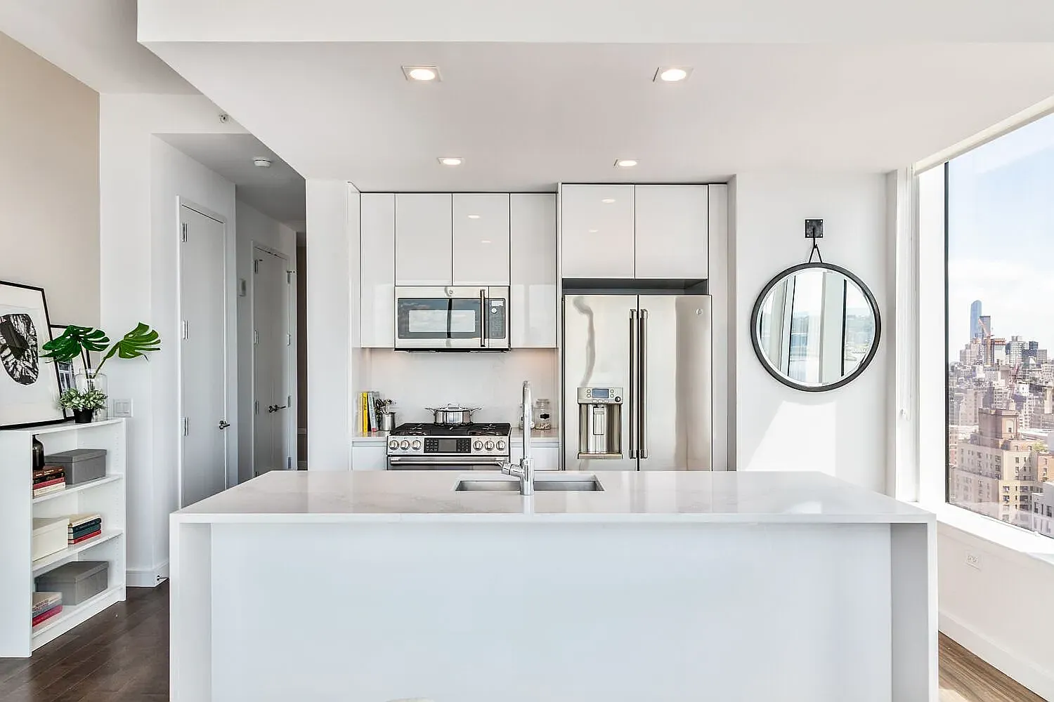 515 West 36th Street — Photo 2