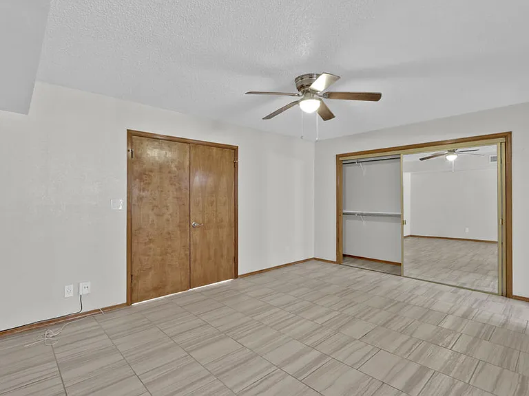 730 N Resler Dr #B — Photo 35