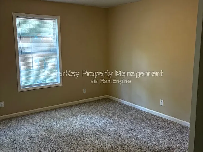 1401 Ravensthorpe Dr — Photo 12