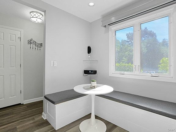5th image of 3902 Hickory Court