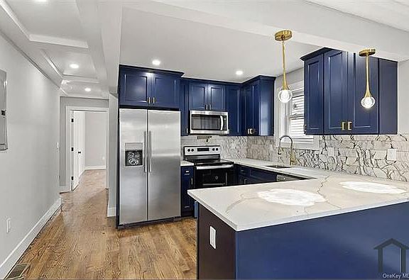4th image of 1596 E 45th St Floor 1