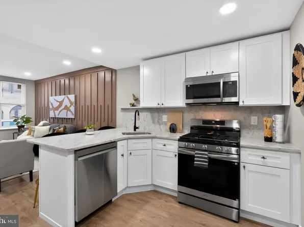 1537 Latona St, Philadelphia, PA 19146