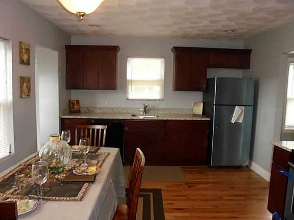 3rd image of 24 Winthrop Ave