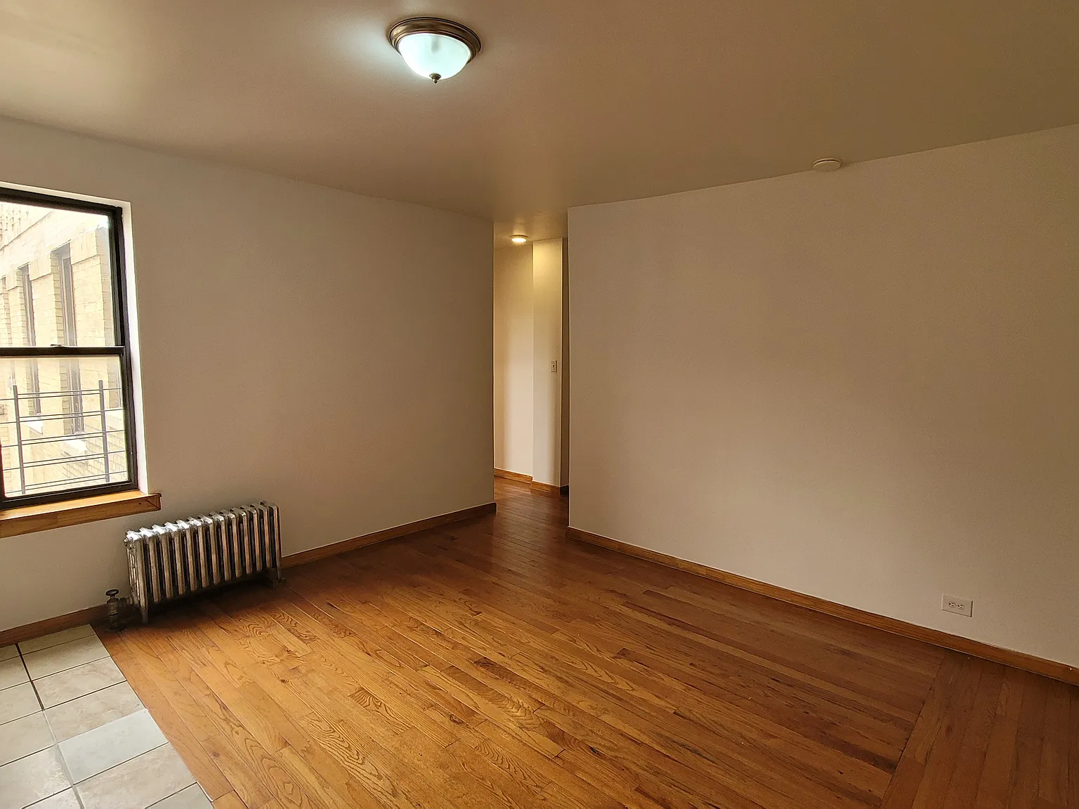 2 bed, 710 sqft, $2,100 — Photo 4