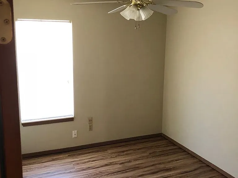 1681 N Linda Jo Pl — Photo 4