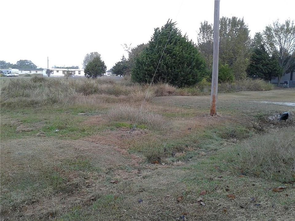 2nd image of 2943 County Road 1063
