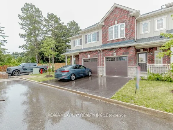 44 Dewberry Dr, Kitchener, ON N2B 0A9