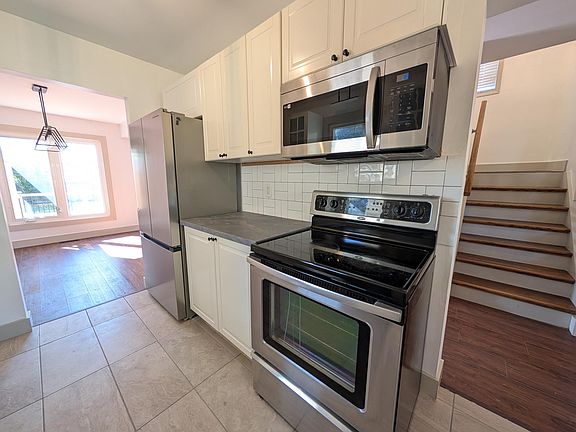 2nd image of 977 Lombardy St