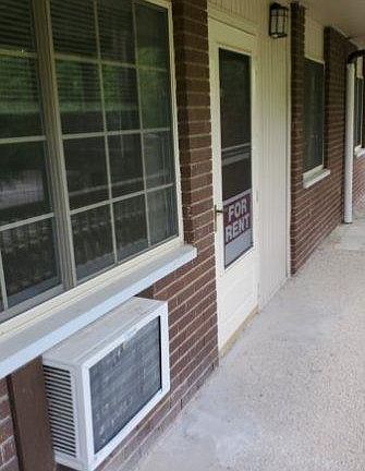3rd image of 143 Durling Dr APT B10
