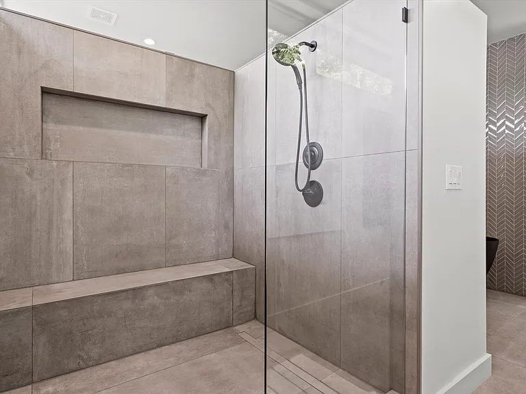 4540 Mercier St — Photo 21