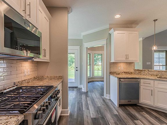 3rd image of 3019 Brianna Dr