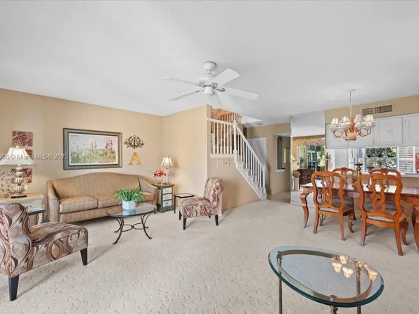 18369 SE Wood Haven Ln #J, Jupiter, FL 33469