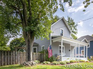 812 Pearl St, Belding, MI 48809