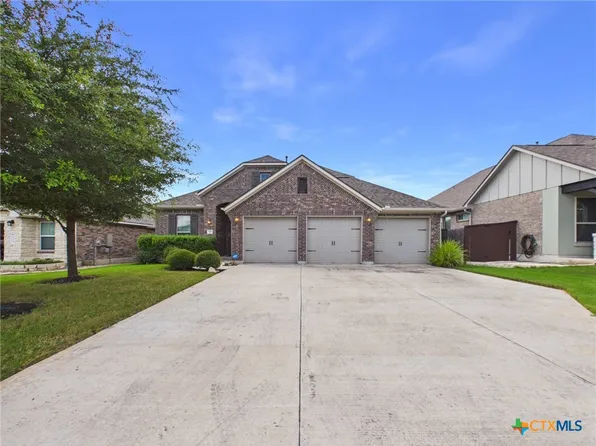 520 Academy Oaks Dr, San Marcos, TX 78666